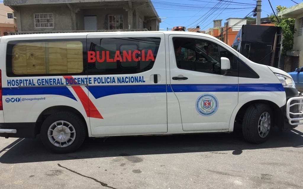Director de la Policía visita anciana fue agredida física y sexualmente en el sector el vacacional de Haina; garantiza autor será apresado