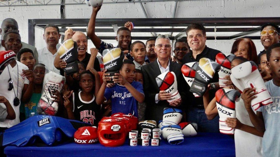 Organización Mundial de Boxeo y Ayuntamiento reinauguran gimnasio Ramón Pina Acevedo en SDE