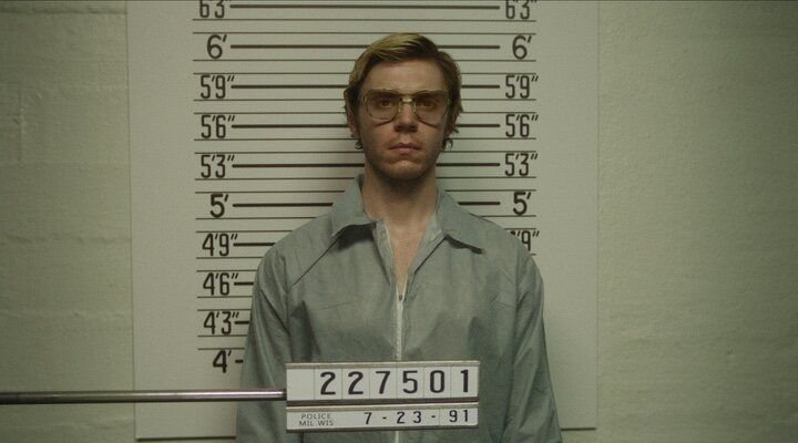 ‘Dahmer’: Un familiar de una de las víctimas de Jeffrey Dahmer estalla contra Netflix por la serie