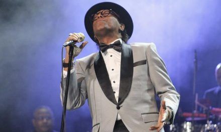 El público de Sergio Vargas se quita el sombrero al celebrar los 35 años con su orquesta