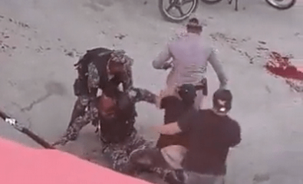 Hombre mata dos civiles, hiere a siete policías y se atrinchera por casi de siete horas en La Romana