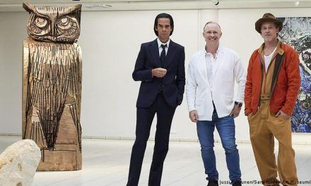 Brad Pitt se estrena como escultor junto con Nick Cave en muestra de Finlandia