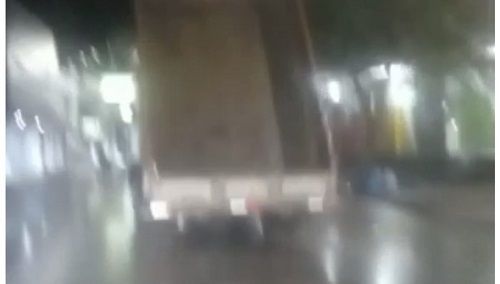 Apresan conductor de camión perseguido por extracción de arena