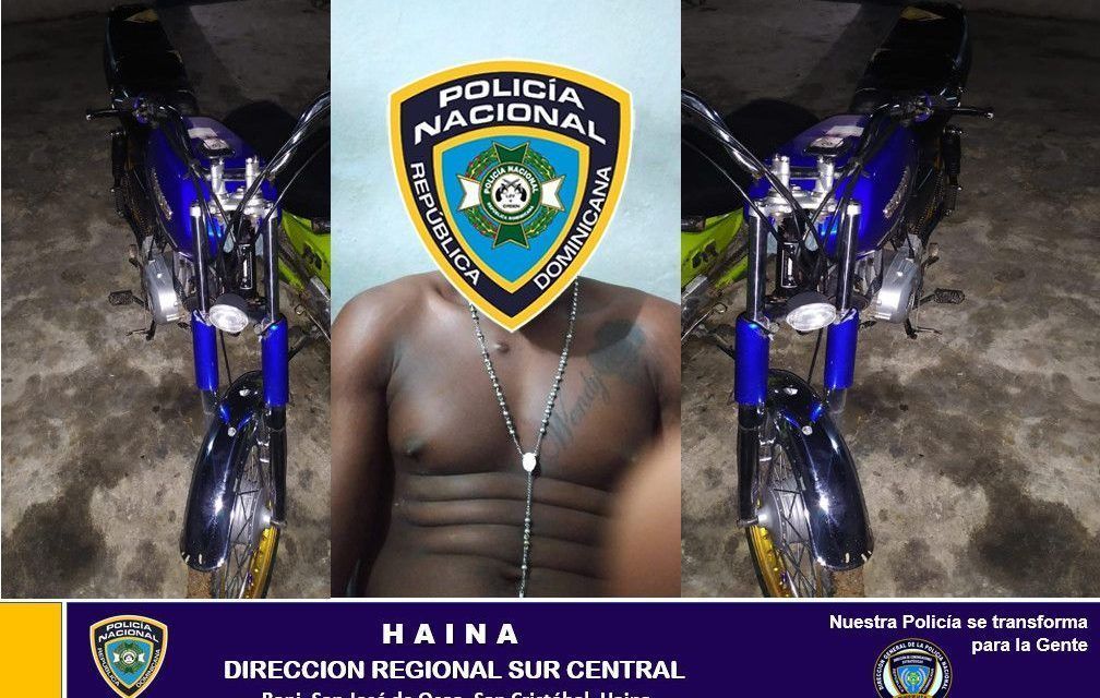 Miembros de la Policía Preventiva logran apresar hombre luego de haber sustraído una motocicleta