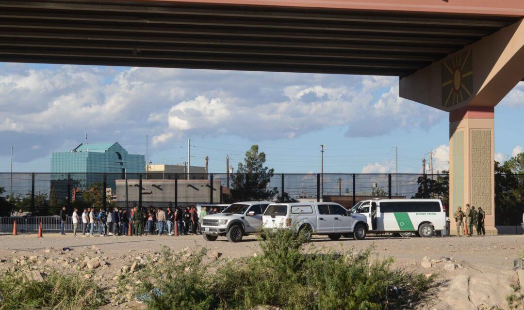 Migración venezolana sobrecarga a autoridades migratorias en El Paso