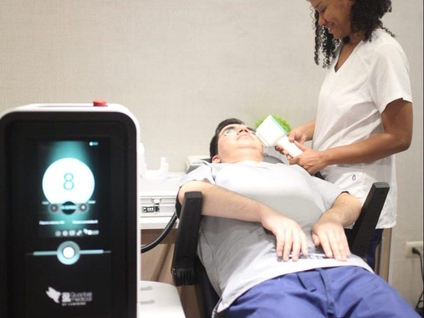 Anuncian llegada a RD de aparato mejorará síntomas de pacientes con resequedad ocular