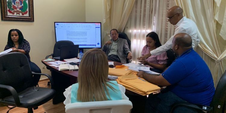 Ayuntamiento SFM adjudica construcción de aceras y contenes por mas de 9 millones