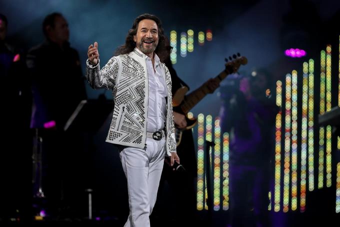 «El Buki» alimenta la bachata, populares cantantes dominicanos adaptan sus temas