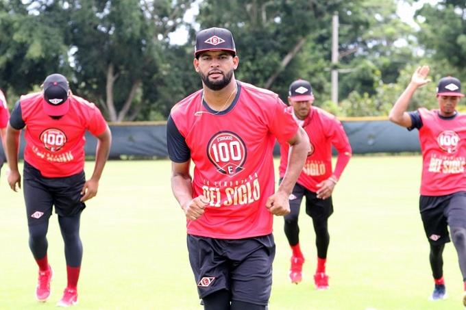 Gigantes, Escogido y Estrellas comenzarán sus entrenamientos hoy
