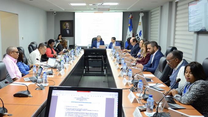 Reducen copago en un 50% y aumentan beneficios Seguro Familiar Salud
