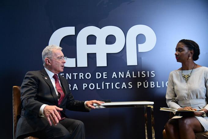Uribe: La socialdemocracia europea no es destructora, el socialismo del siglo XXI, sí