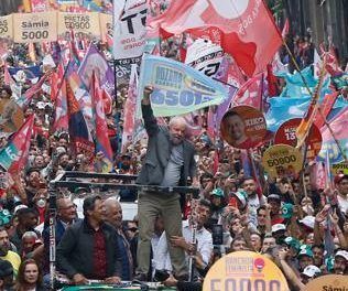 Lula y Bolsonaro se enfrentan este domingo por la presidencia de Brasil