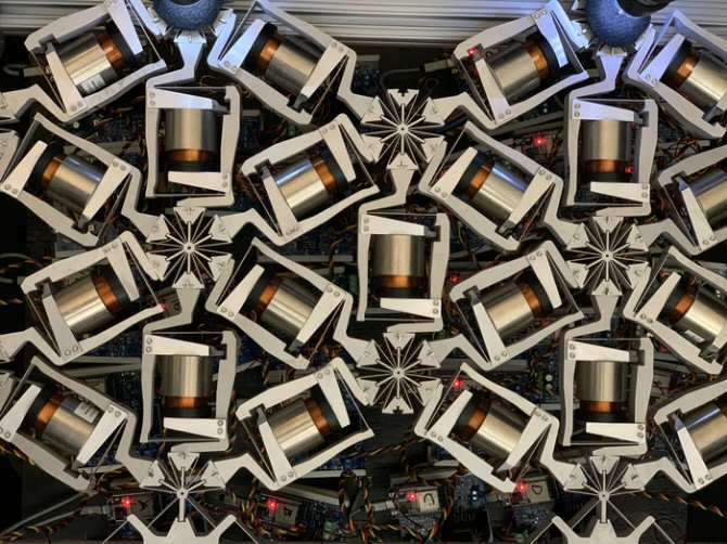 Estructura mecánica capaz de inteligencia artificial
