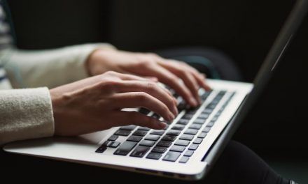 Descubre cómo funciona el servicio de GoTranscript español