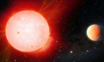 El planeta de menor densidad detectado en torno a una estrella enana roja
