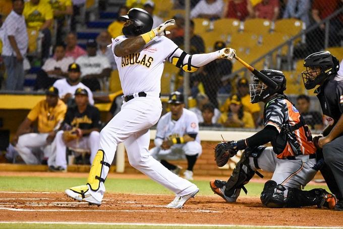 Céspedes batea de 4-4 y las Águilas blanquean 10-0 a los Toros
