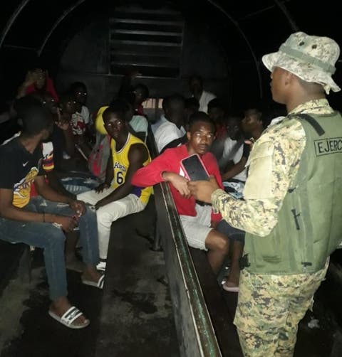 En San Cristóbal apresan 26 haitianos ilegales