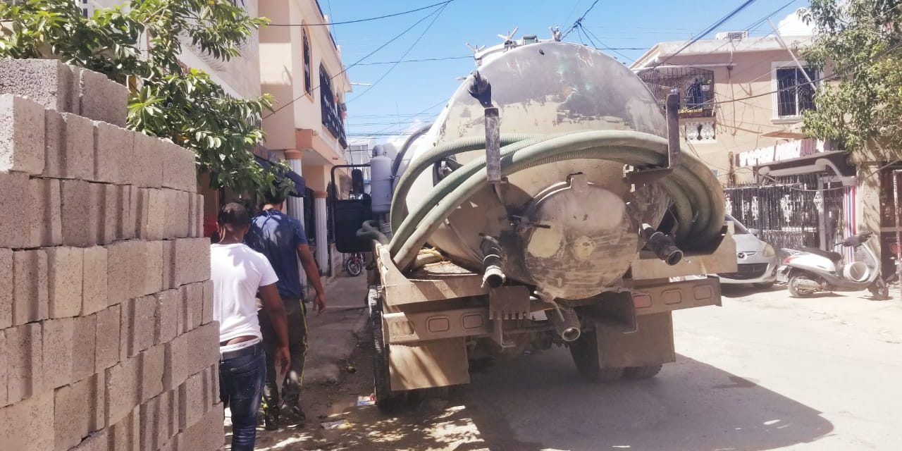 Ayuntamiento de Boca Chica realiza operativos de saneamiento