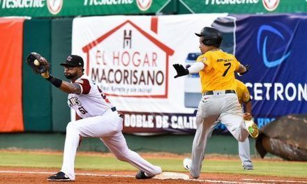 Peguero y Espina jonronean en triunfo de Gigantes sobre Águilas