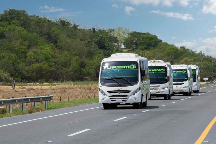 El transporte turístico es un mal crónico en Bávaro