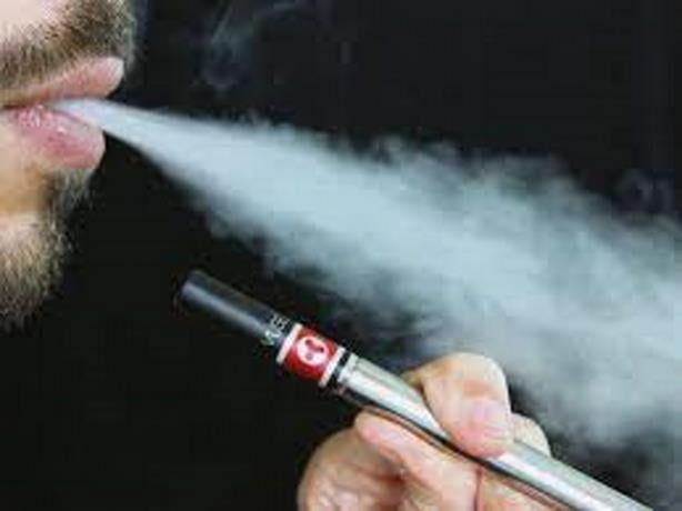 ¿Cigarros electrónicos o tradicionales? Ambos dañan la salud cardiovascular
