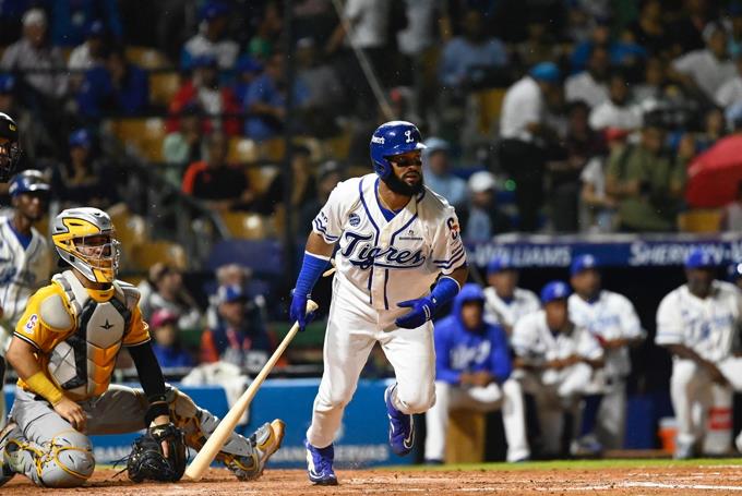 Licey se impone a las Águilas, Bonifacio y De la Cruz lideran ofensiva