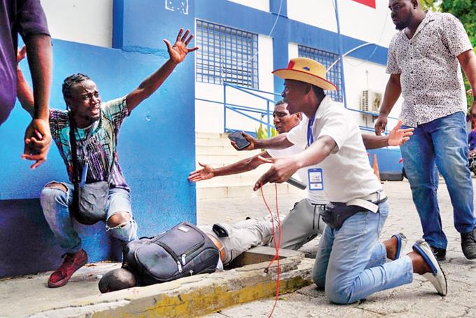 Asesinan en Haití a 5 activistas del partido de Charles Moise