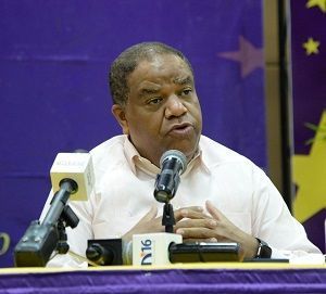 Danilo Díaz dice en RD no se puede aprobar una Ley Electoral que excluya figuras del voto electrónico