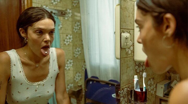 Ana Rujas y Claudia Costafreda, creadoras de ‘Cardo’: «Hay muchas maneras de tocar fondo»