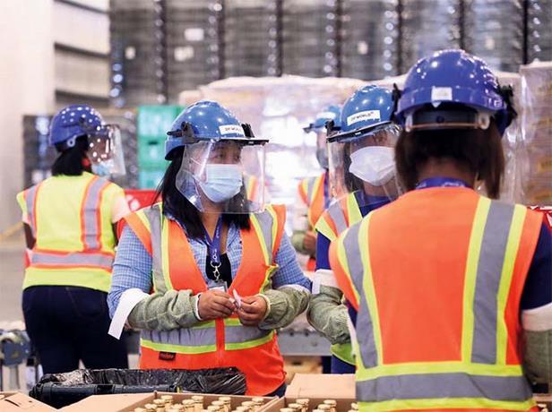 Presidente destaca «inversiones históricas» de RD$77,000 millones en la industria nacional.