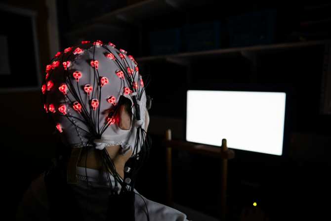 Potenciar la capacidad de aprendizaje mediante el ajuste de ondas cerebrales