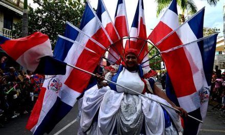 El Carnaval San Cristóbal sigue este domingo con 17 comparsas