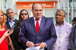 Surún Hernández denuncia desvío ilegal de recursos en Ayuntamiento de SDE