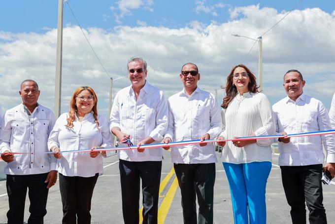 Azua estrena su avenida de circunvalación