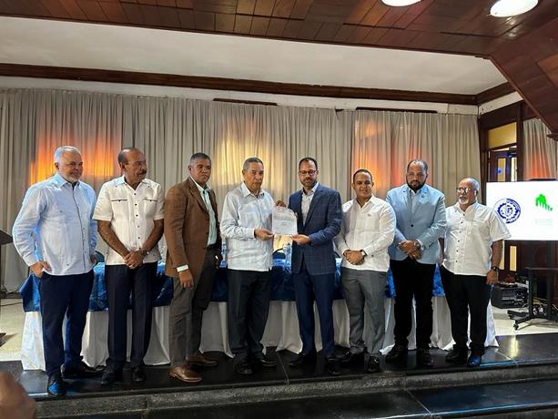 Consejo del Plan Estratégico Provincial convertirá terrenos de piscina de San Cristóbal en torre empresarial