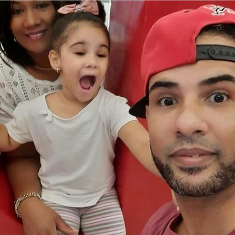 Jhon Wayne RD, padre de niña con autismo: “A veces tenía que escoger entre llevar a mi hija a la terapia o darle de comer”