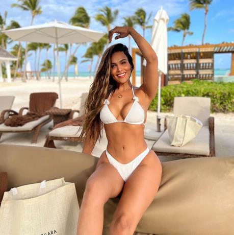Las cuatro dominicanas convencidas de que «sin senos no hay paraíso»