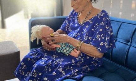 Mamá Teté: el Alzheimer la atrapó en el tiempo, pero su nieta le ha creado un espacio a sus recuerdos