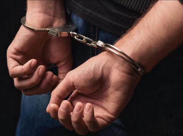 Apresan a hombre agredió a su hija en una escuela de Nagua