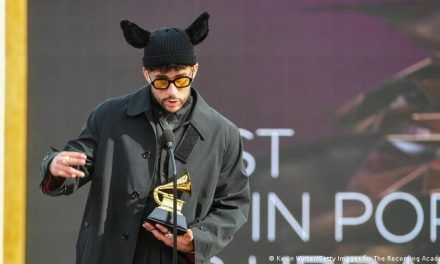 Bad Bunny enfrenta una demanda millonaria de su exnovia