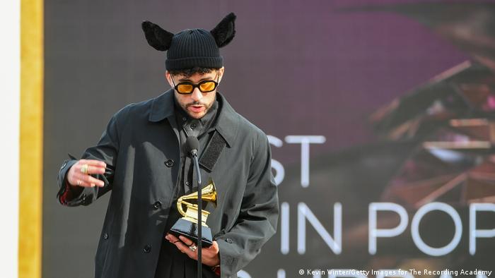 Bad Bunny enfrenta una demanda millonaria de su exnovia