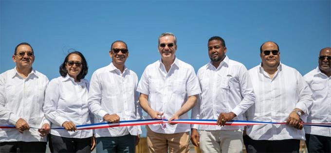 Abinader entrega cinco obras en Miches y Sabana de la Mar