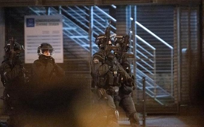 Al menos seis muertos en un tiroteo en iglesia en Hamburgo