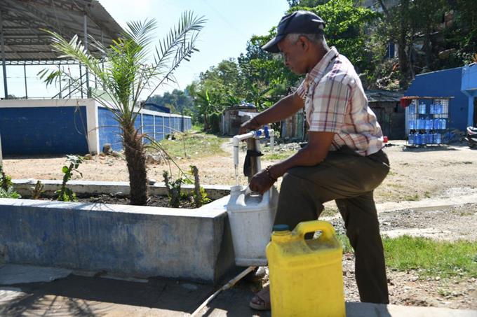 Barrios de la capital padecen dramática falta de agua potable