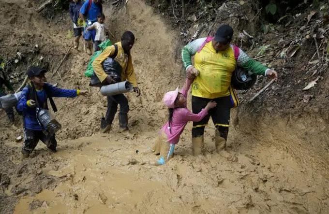 El tránsito de menores por la selva del Darién aumentó en el año 2022
