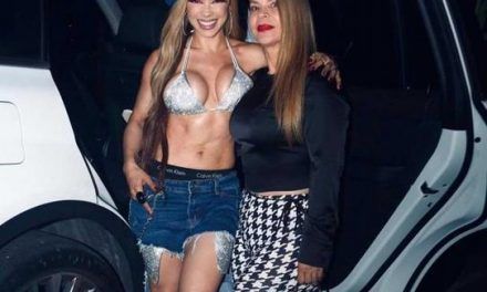 Madre de La Materialista acusa a Telemundo de intentar dañar la imagen de su hija