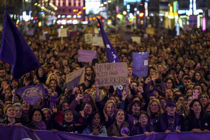Mujeres se movilizan a favor de sus derechos