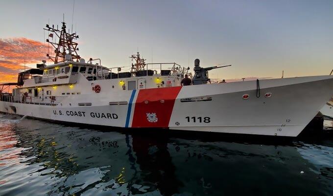 Repatrian a 27 dominicanos tras interceptar su barco en aguas de Puerto Rico