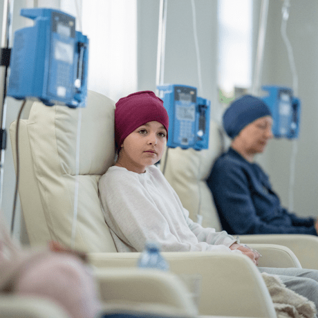 Novedosa terapia muestra eficacia contra cáncer en niños
