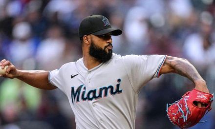 Marlins desperdician ventaja de Alcántara, Bravos se imponen 6-4